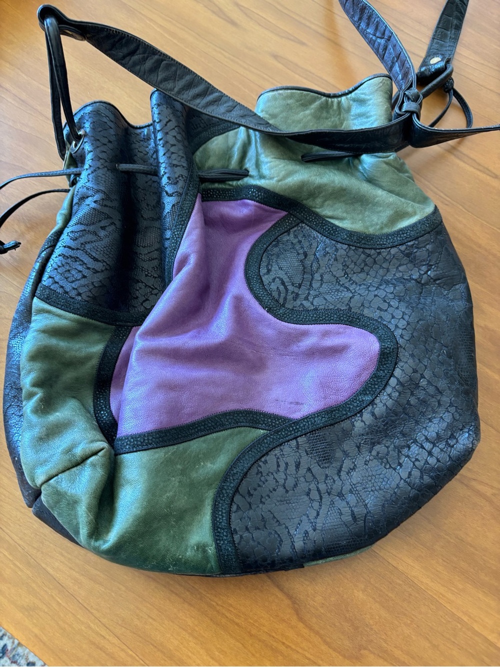 Vtg Sharif soft supple leather crossbody hobo bag Abstract print Gorgeous!